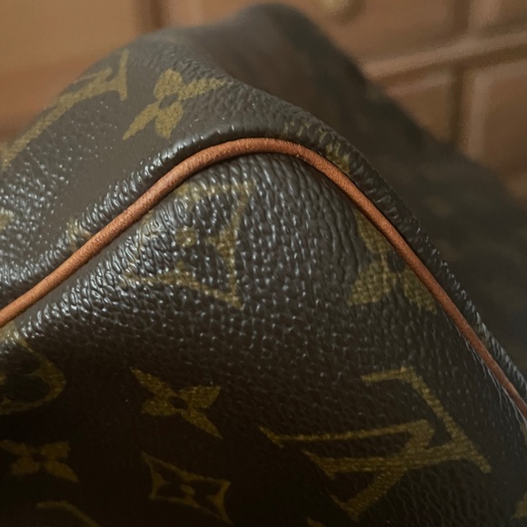 Louis Vuitton Monogram Speedy 30 - Picture 6 of 11